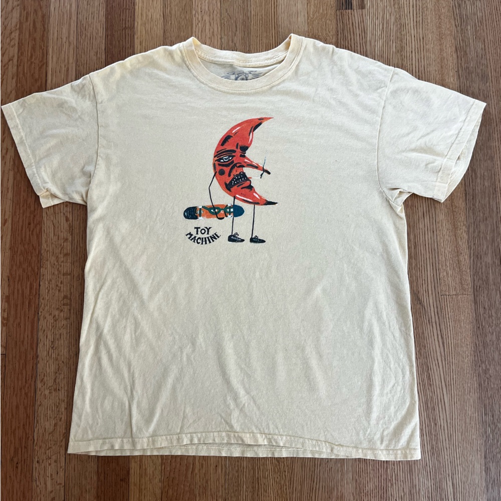 Toy machine Tee size L